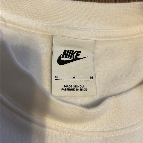 Mens Nike White Embroidered
Sweatshirt Size Medium - Picture 4 of 8